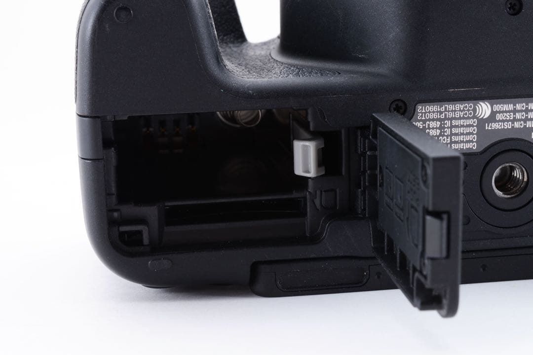 デジタル一眼レフカメラcanon kiss x9標準&望遠&単焦点レンズセット