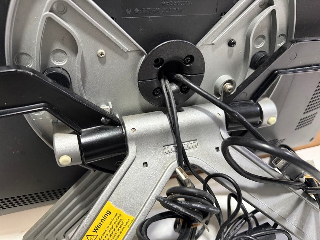 Wacom Cintiq 22HD DTK-2200/K 液晶ペンタブレット