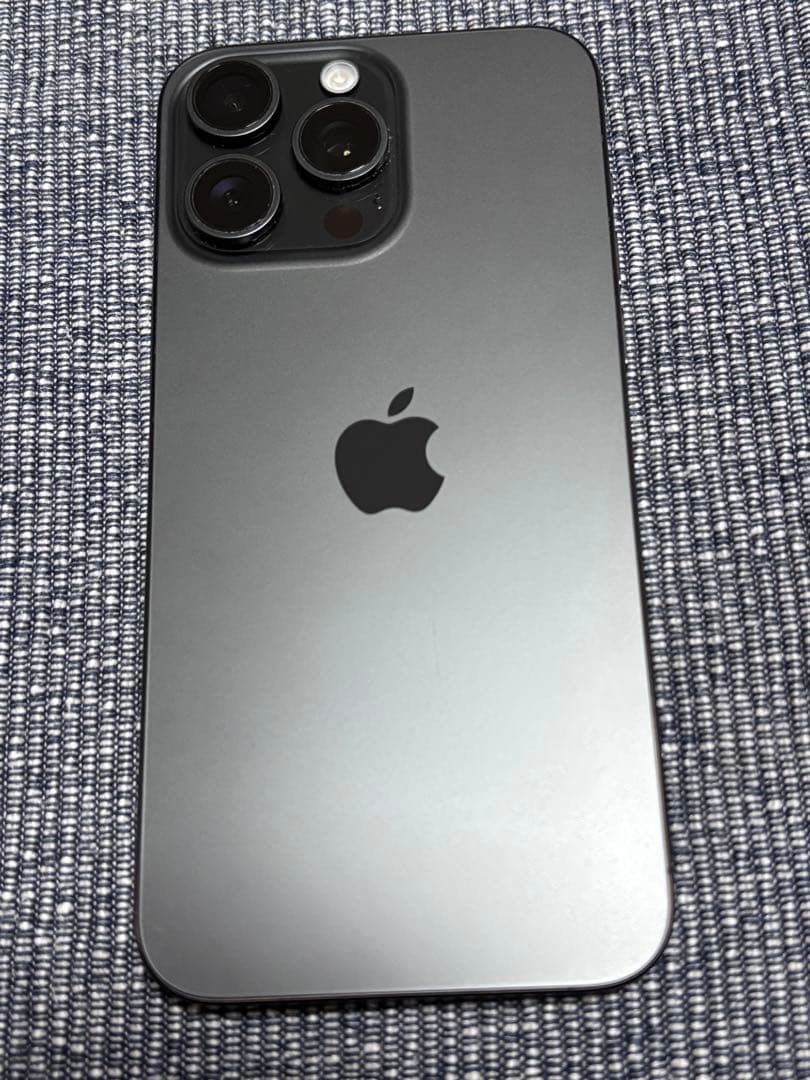 iPhone15 Pro Max 1TB 　US版　中古　シャッター音無し！