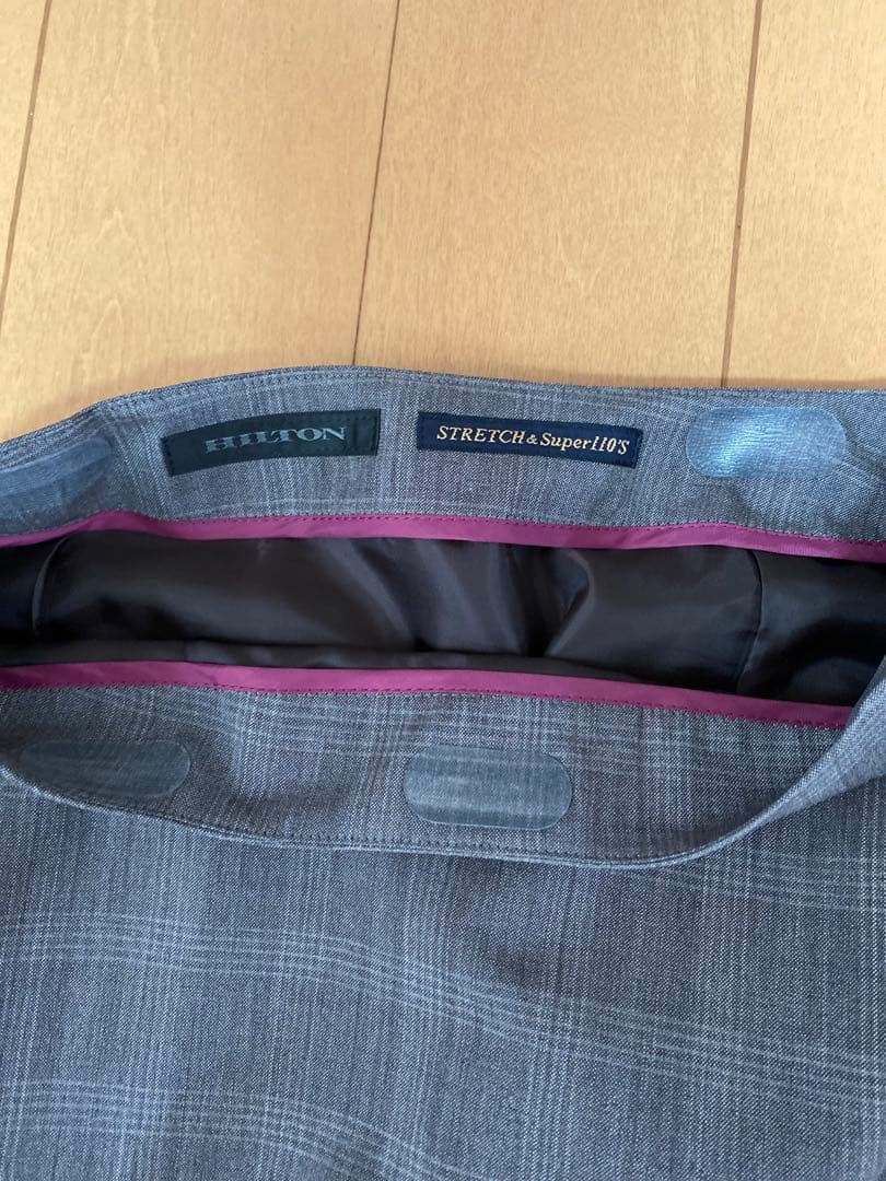 グレージュ系チェック パンツスーツ