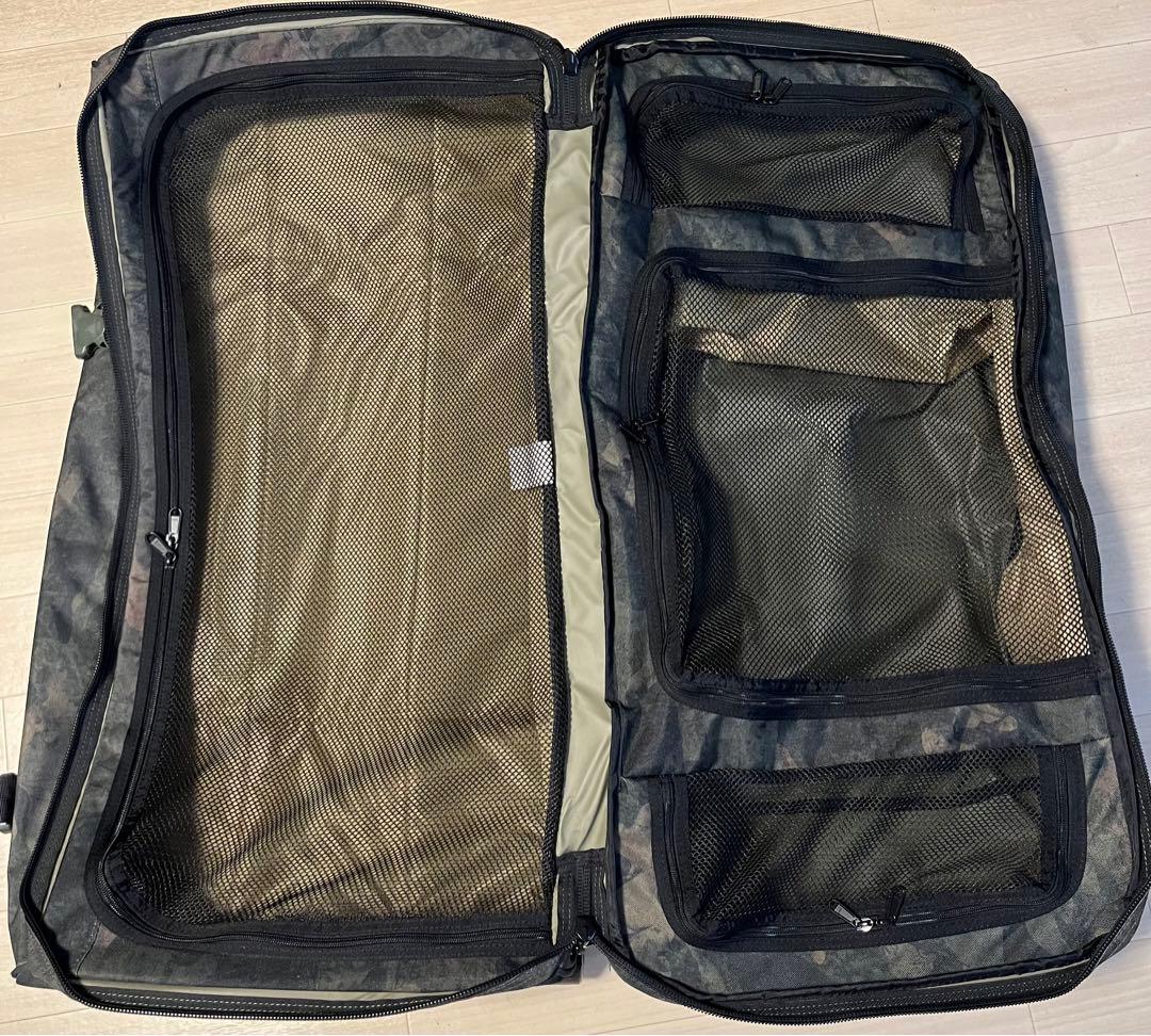 値下げしました！DAKINE ダカイン　キャリーケース