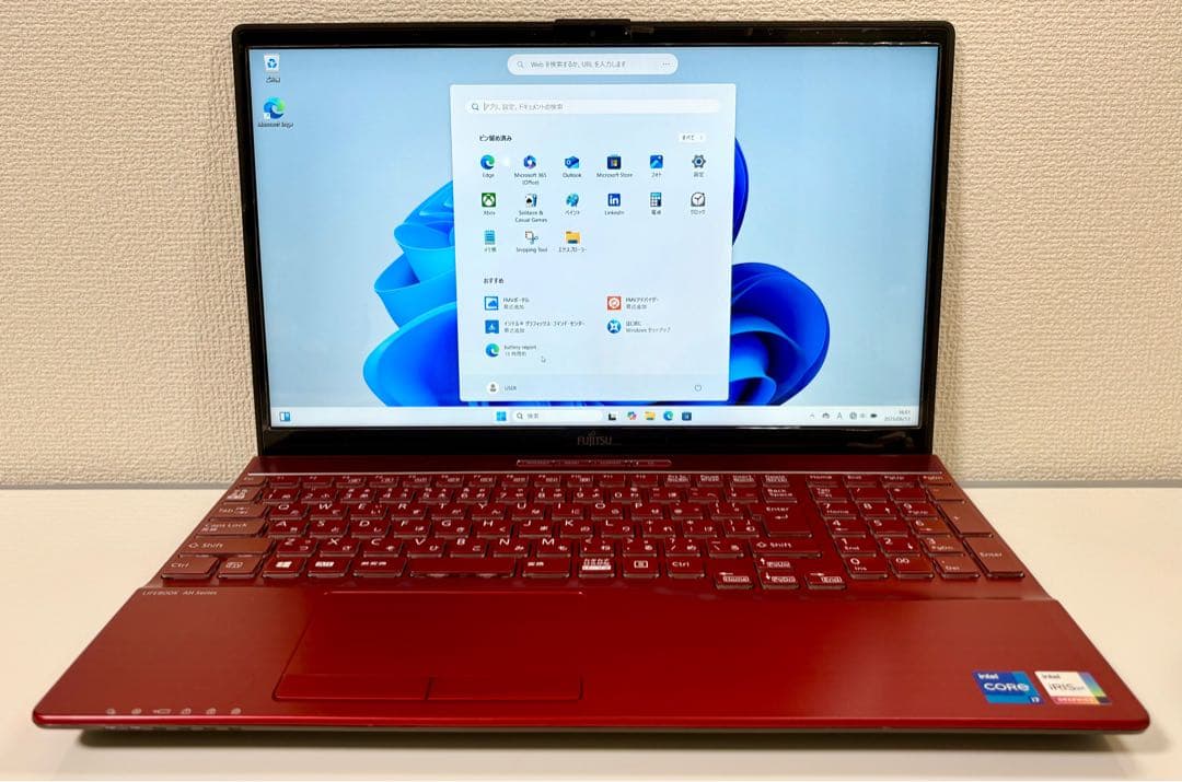 富士通 FMVA53F3R Core i7/8GB/SSD512G/中古美品