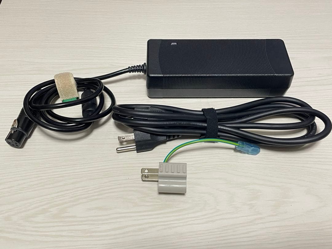 Eonvic製 XLR 4Pin AC/DC電源(16V 10A)