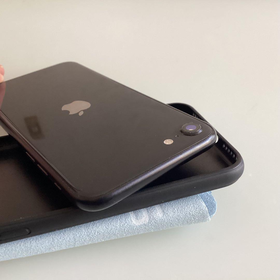 Apple iPhone SE第2世代　SE2 ブラック　64GB
