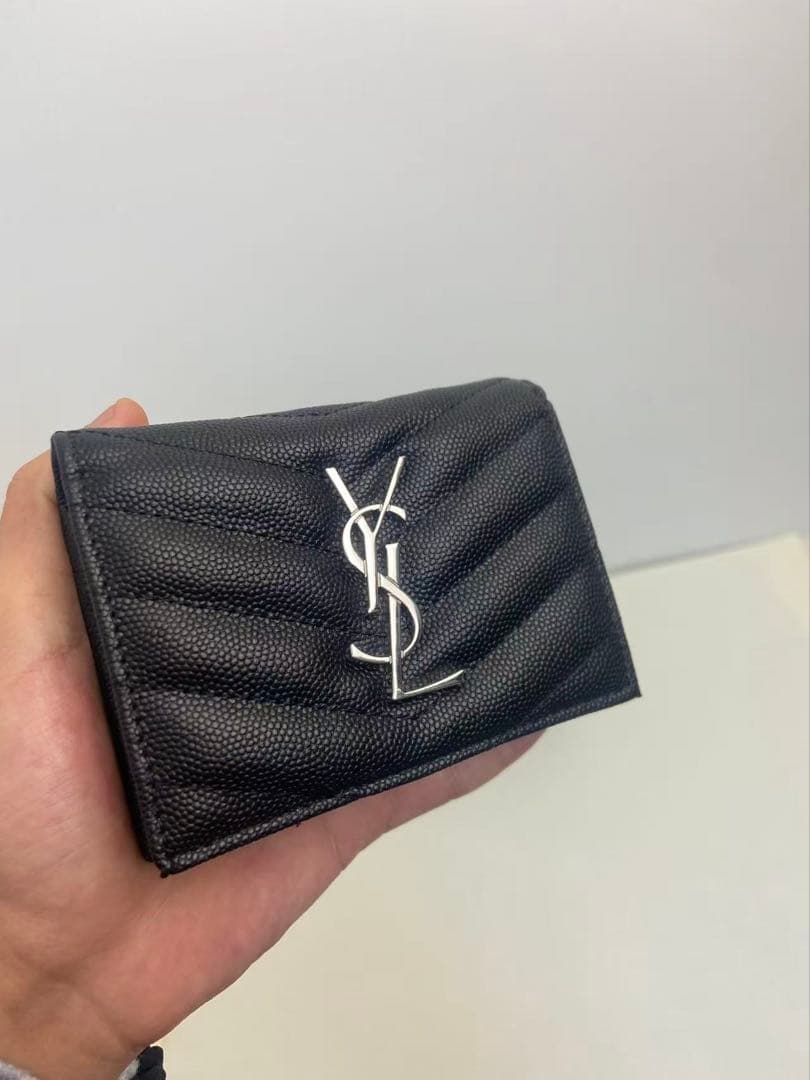Yves Saint Laurent ブラック レザー 二つ折り財布