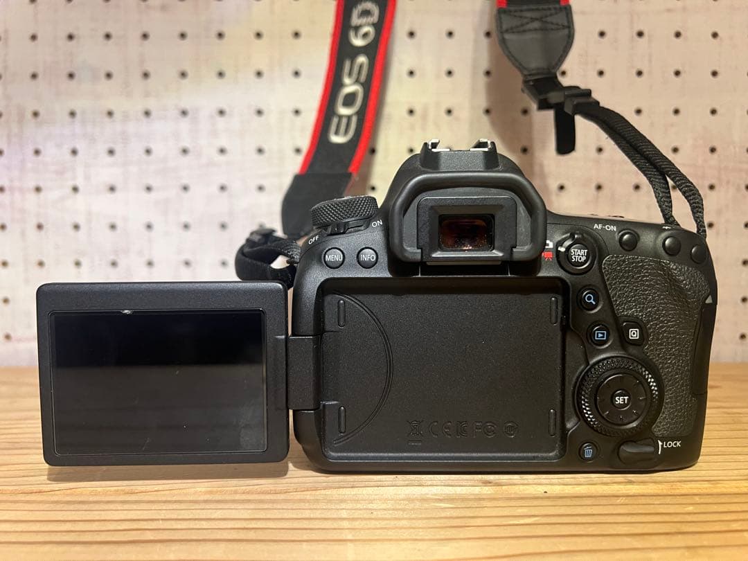 Canon EOS 6d mark2 ボディ