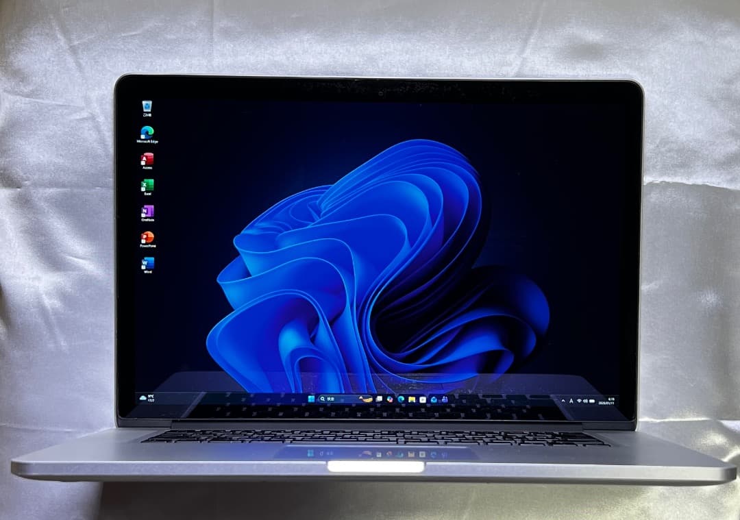 ダブルOS♪〜Mac & Windows 15インチ【CS6 / Office】