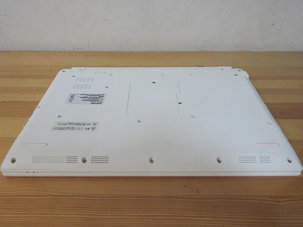 東芝 ノートパソコン dynabook AZ45/EW/中古特価良品