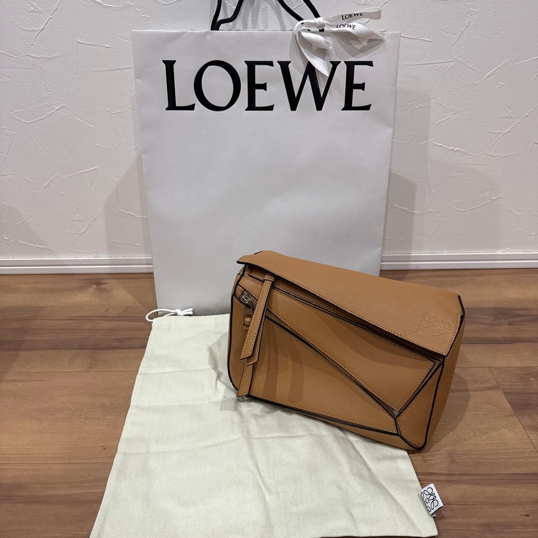 LOEWE ベージュ パズル　ボディバッグ