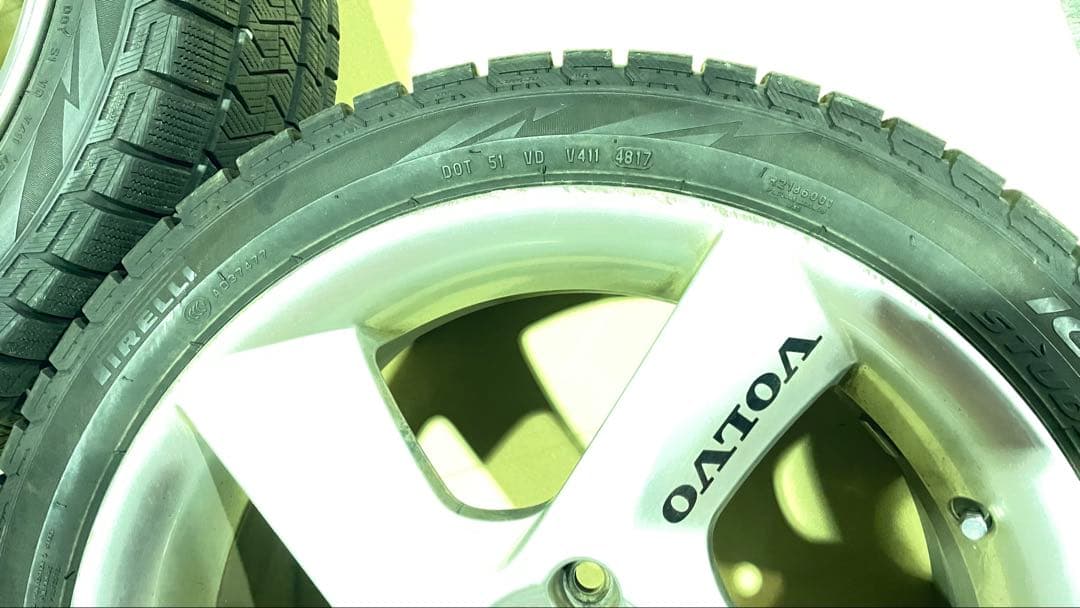 VOLVO 18インチ スタッドレスタイヤセット