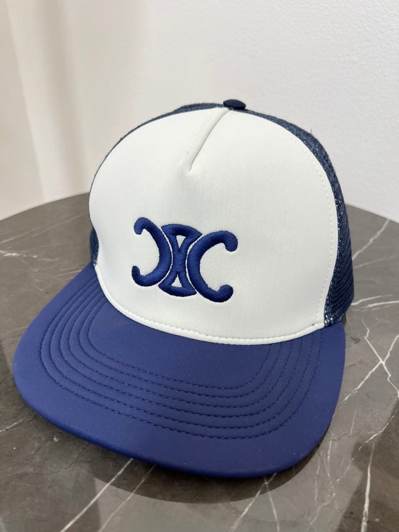 セリーヌ　celine トリオンフ　新品未使用　キャップ ホワイト