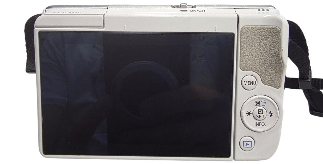 ■美品■キャノン　Canon EOS M10 レンズキット PC018