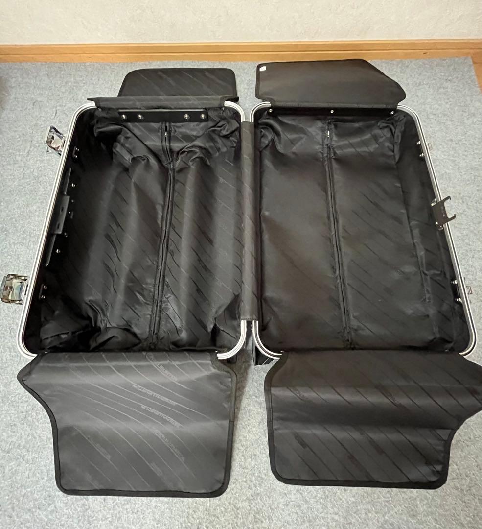 最終値下げ！ゼロハリバートン機内持込可能31L 2輪アルミスーツケースシルバー