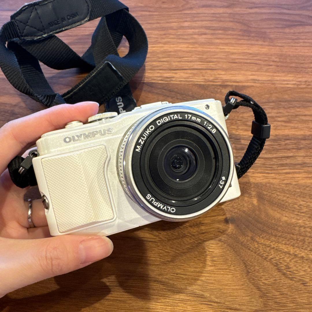 OLYMPUS E-PL6 デジタル一眼レフカメラ