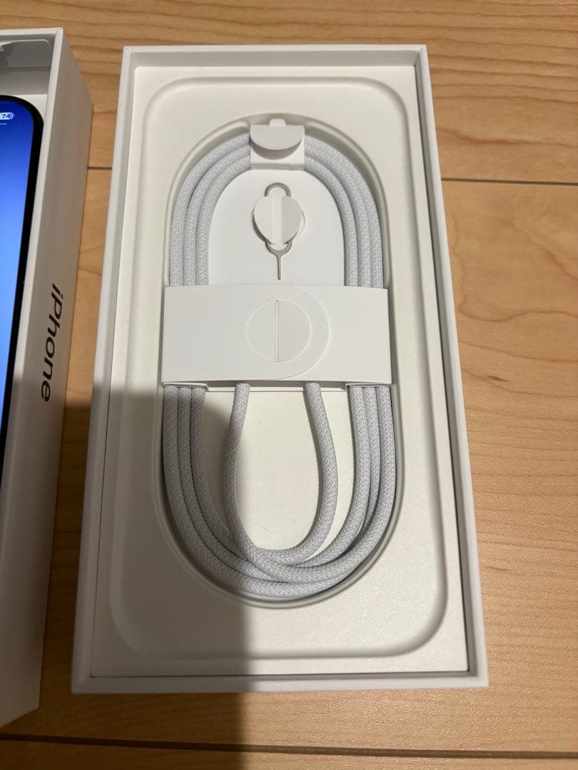 Apple iPhone 16Pro ブラックチタニウム 512GB美品