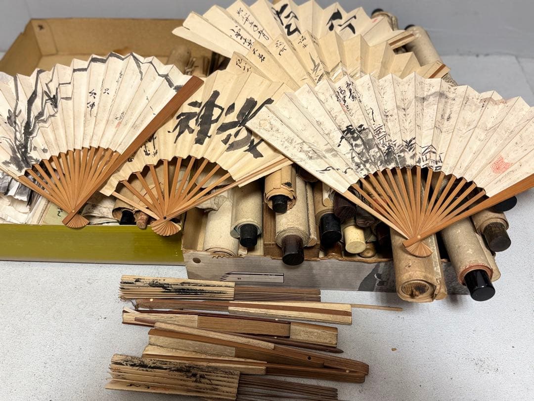 W 和歌山県 画家作品 掛軸 扇子 めくり短冊等まとめて（掛軸20本）