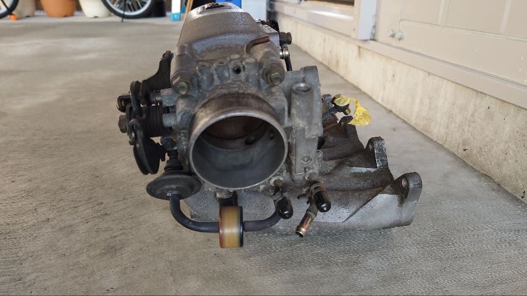 ae86 サージタンクとスロットル（3ヶ月前まで使ってました）