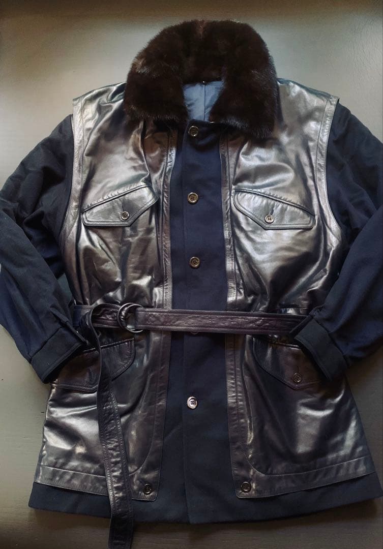 アバンギャルドでラグジュアリーなフレンチヴィンテージコート　極上の仕立て