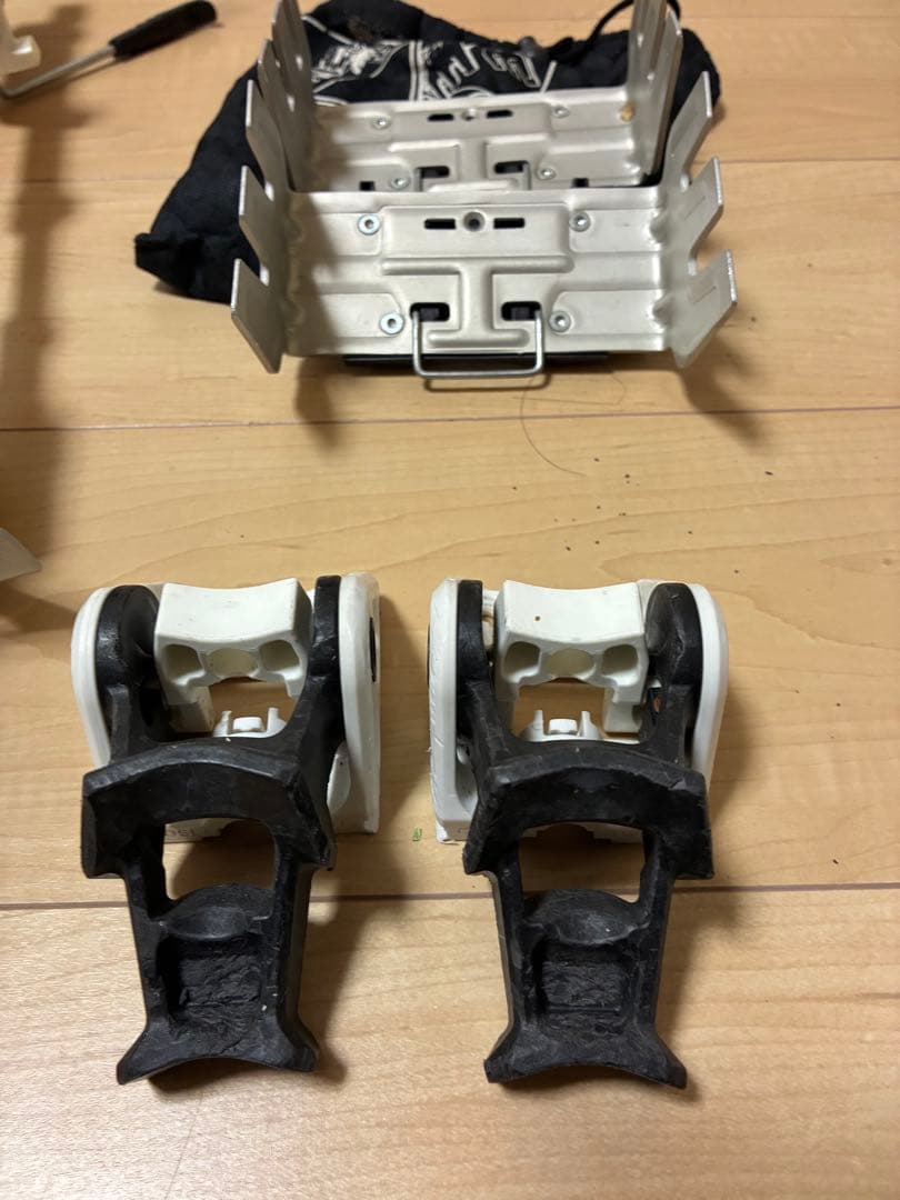 スキー ビンディング　Tyrolia Ambition12 スキーアイゼン付き