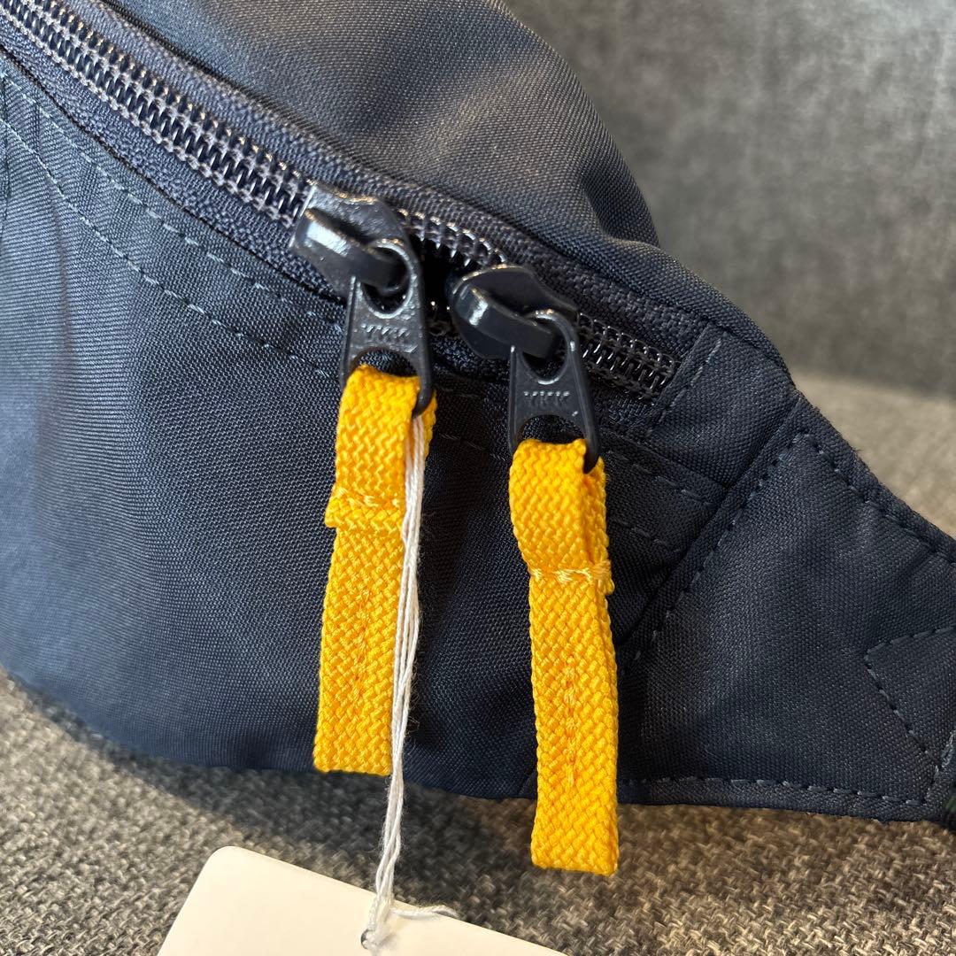 ファミリア　ボディバッグ