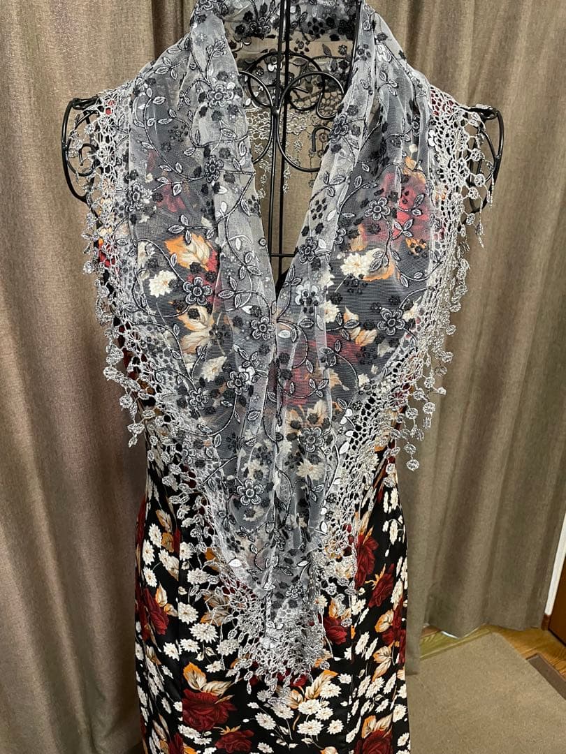 フラメンコ衣装　ワンピース・シージョ２点つき