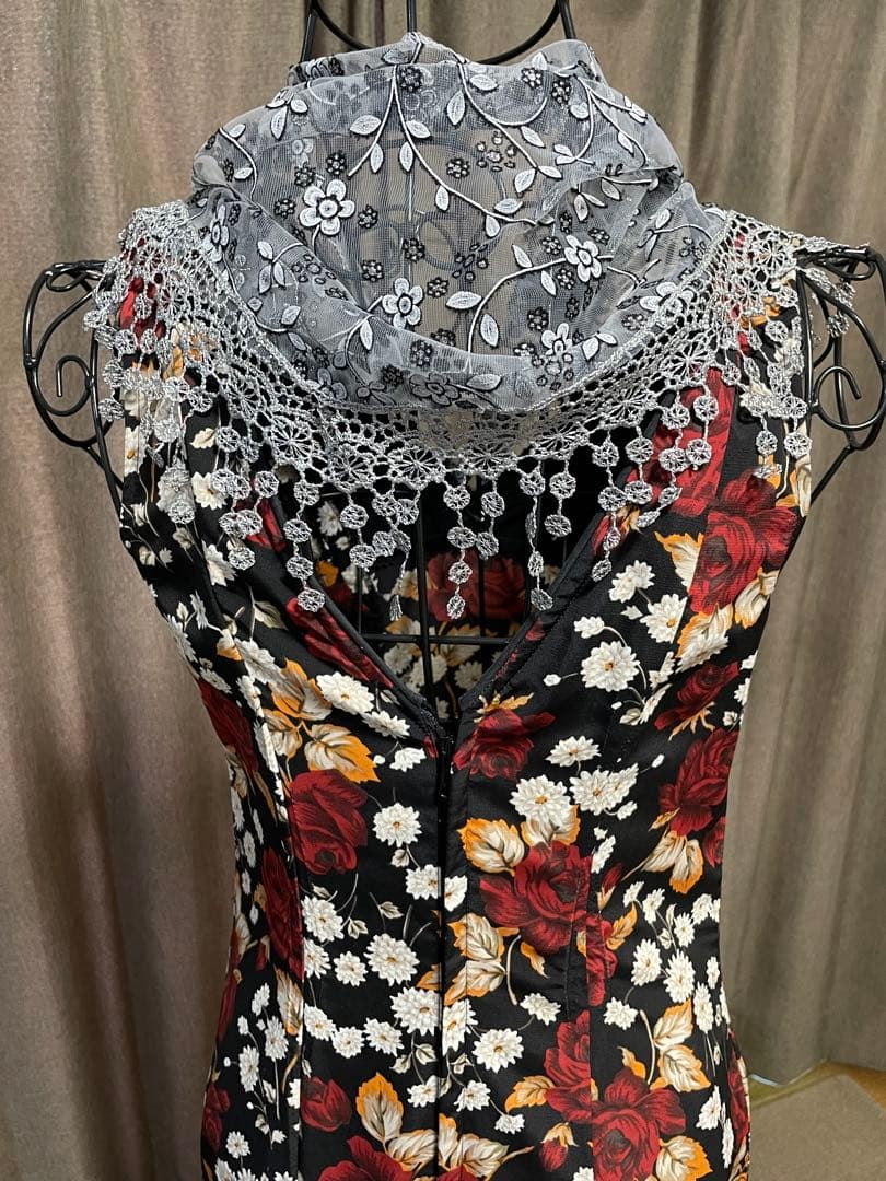 フラメンコ衣装　ワンピース・シージョ２点つき