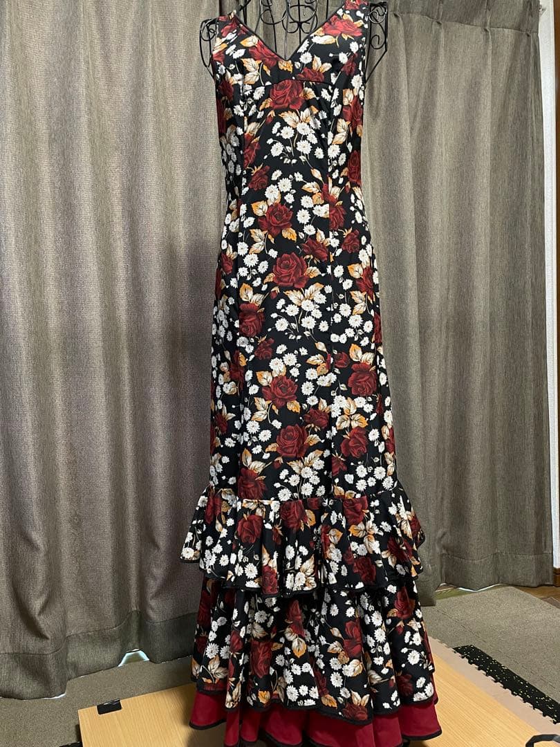 フラメンコ衣装　ワンピース・シージョ２点つき