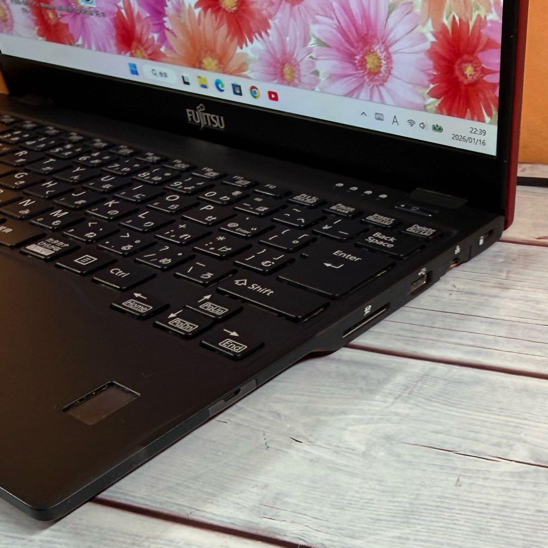 売れてます❣️薄型コンパクトノートPC❣️第8世代Corei5☘️フルHD☘️SSD