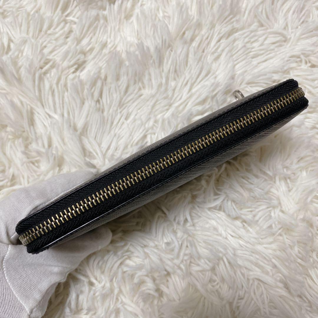 i s m 　BURBERRYバーバリー 長財布 ラウンドファスナー