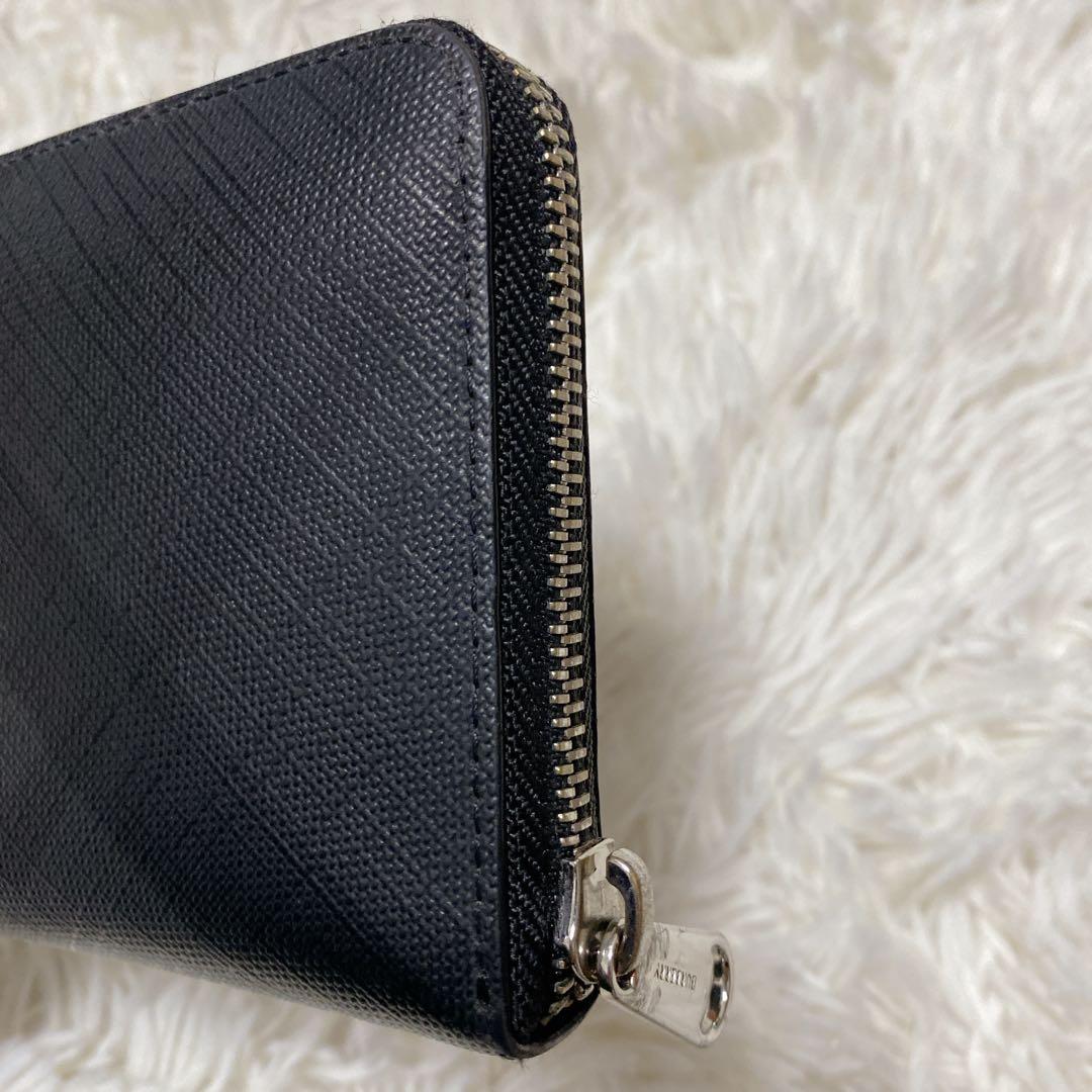 i s m 　BURBERRYバーバリー 長財布 ラウンドファスナー
