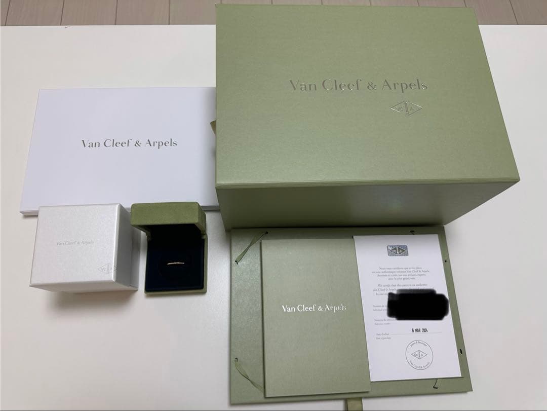 Van Cleef & Arpels ペルレ　スモール　 イエローゴールド　48