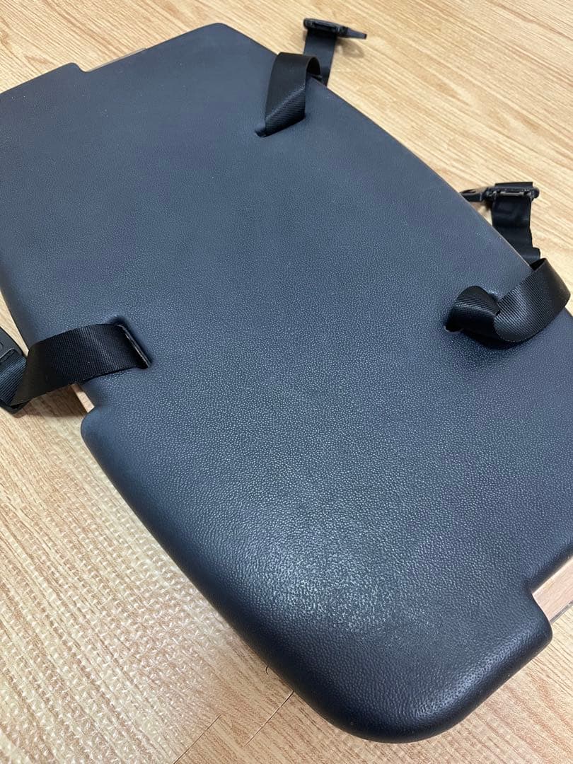 ビヨンドジュニアハイチェア取り外しトレイ付き