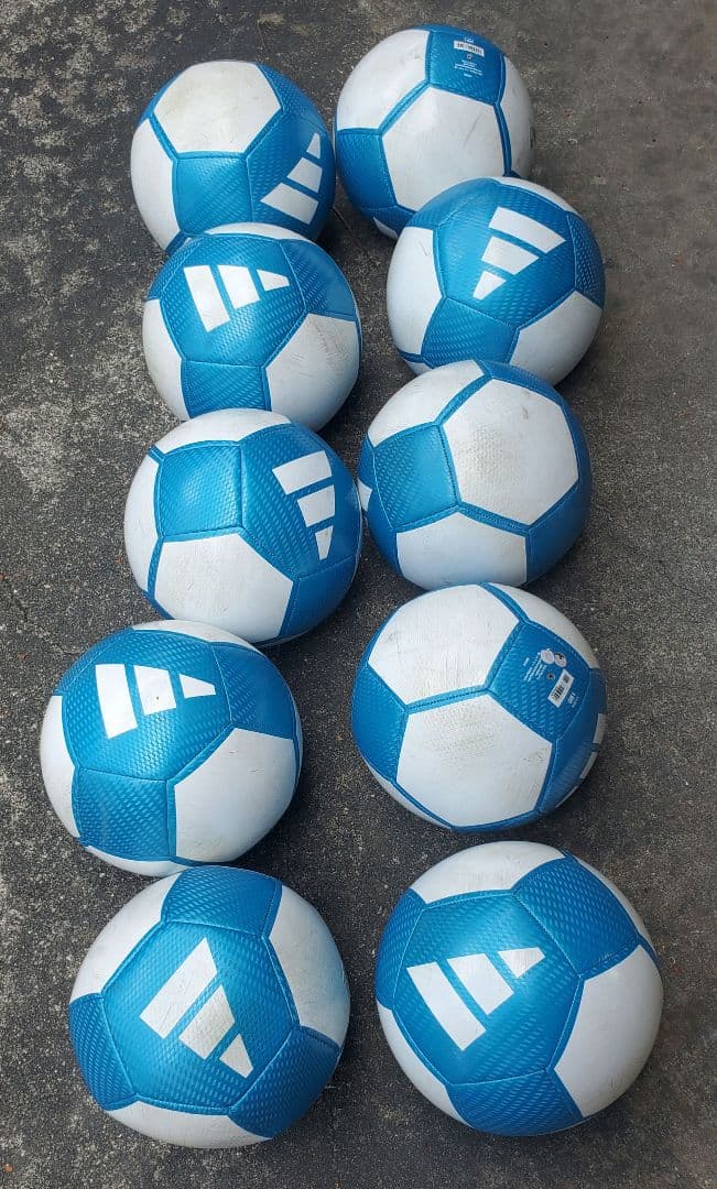 アディダス サッカーボール10個セット 5号 30000円購入→8880円！