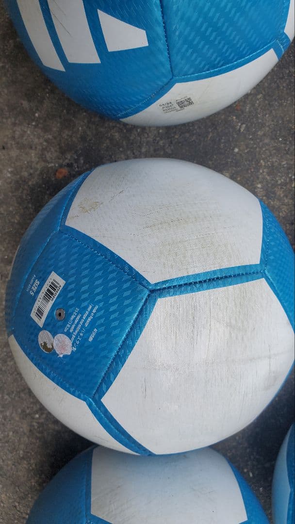 アディダス サッカーボール10個セット 5号 30000円購入→8880円！