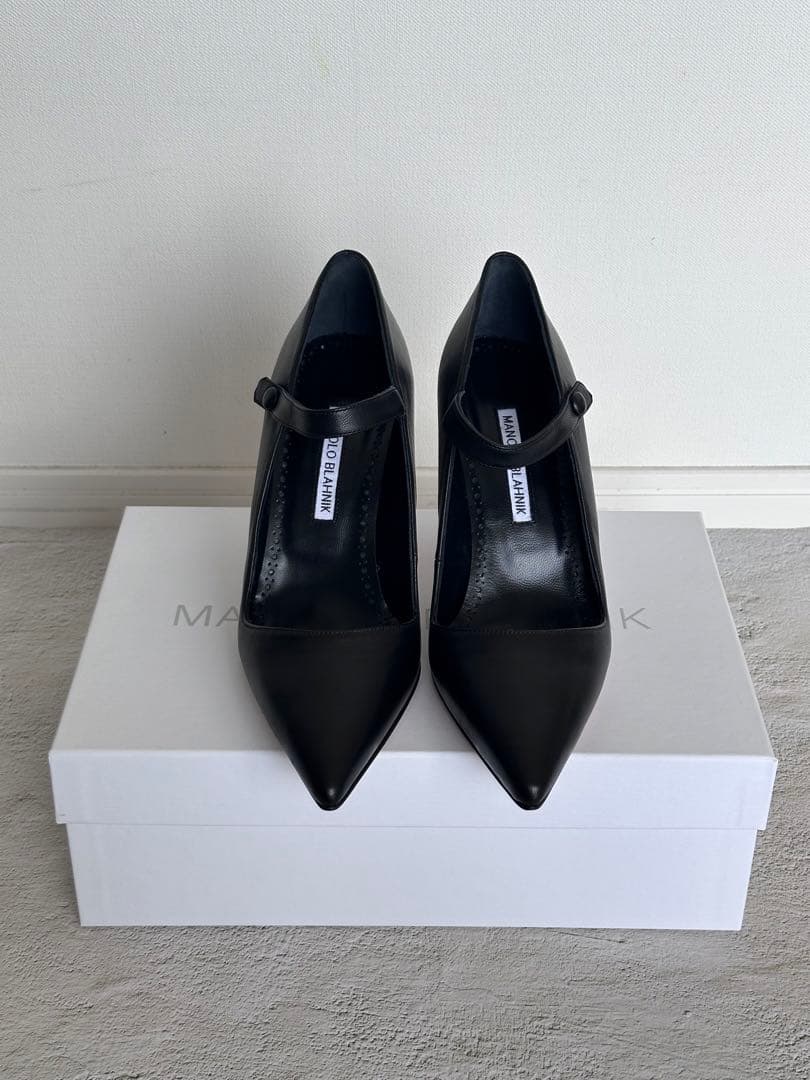 新品未使用　マノロブラニク 黒　37.5 メリージェーン
