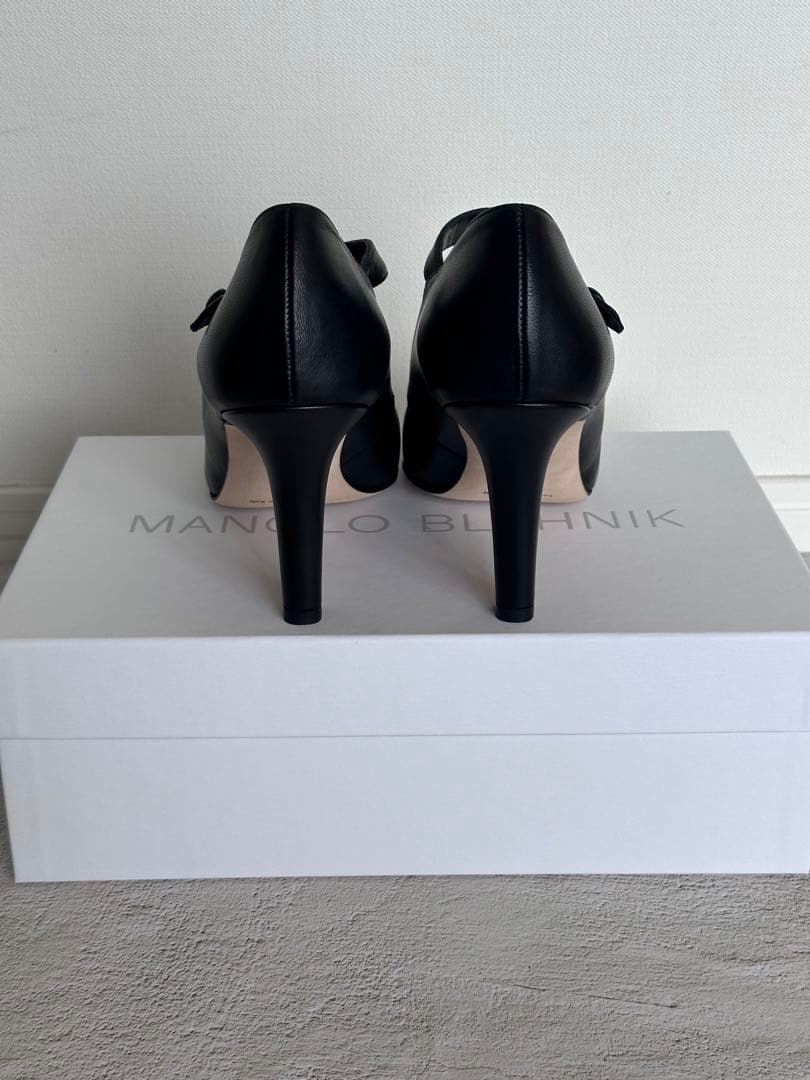 新品未使用　マノロブラニク 黒　37.5 メリージェーン