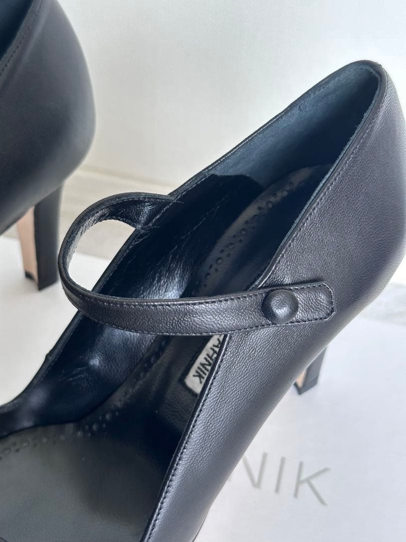 新品未使用　マノロブラニク 黒　37.5 メリージェーン