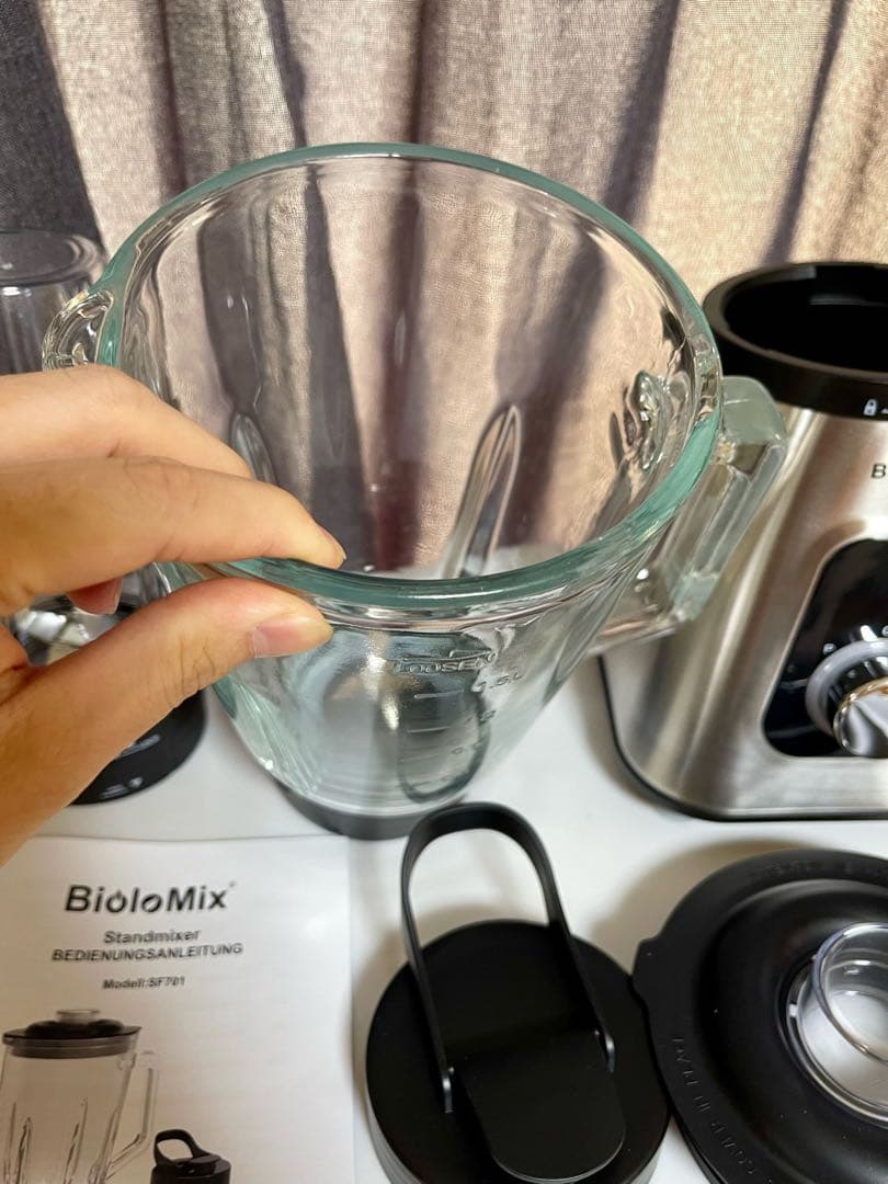 ミキサー　Biolomix 1300wスージーブレンダー、1.5lガラスジャー