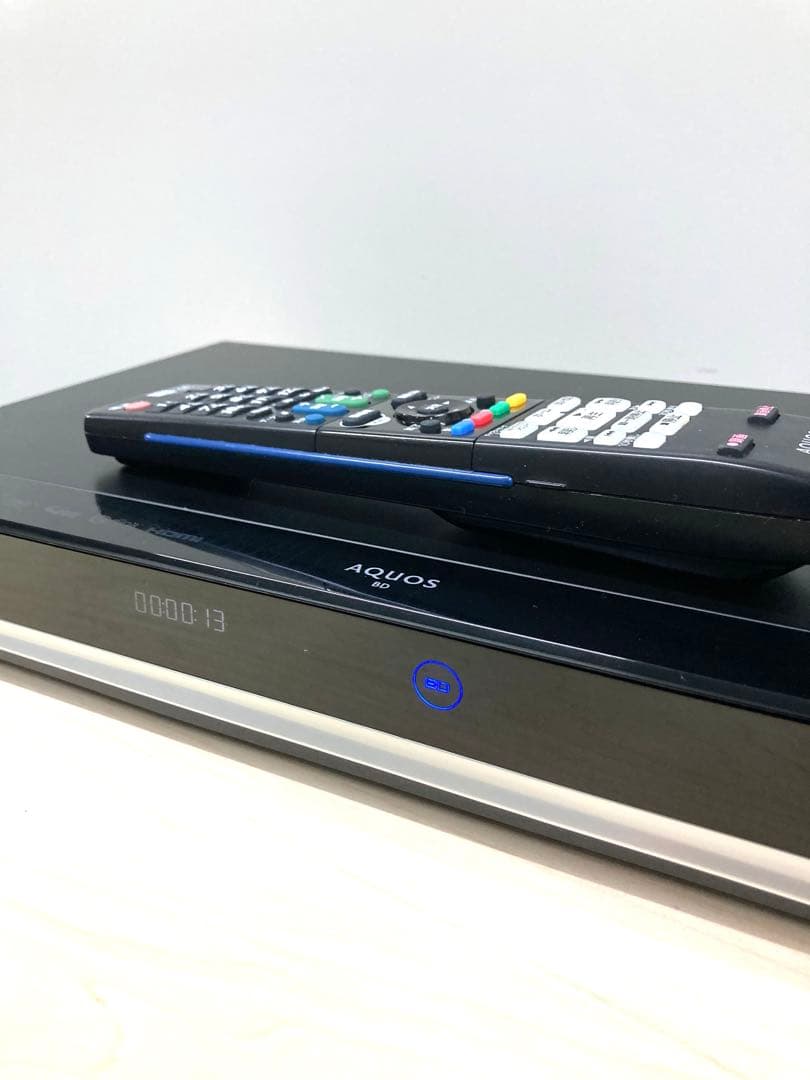 めっちゃ綺麗　1TB３チューナー シャープ　AQUOS BD-T 1800