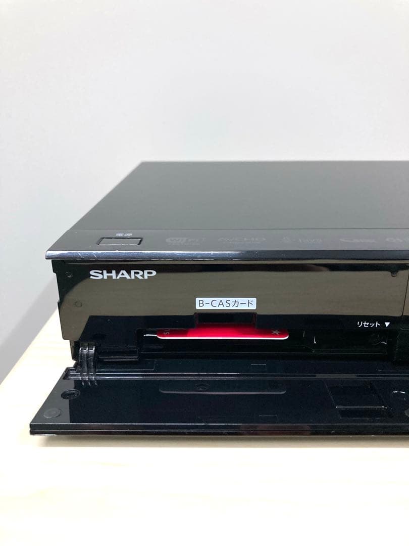 めっちゃ綺麗　1TB３チューナー シャープ　AQUOS BD-T 1800