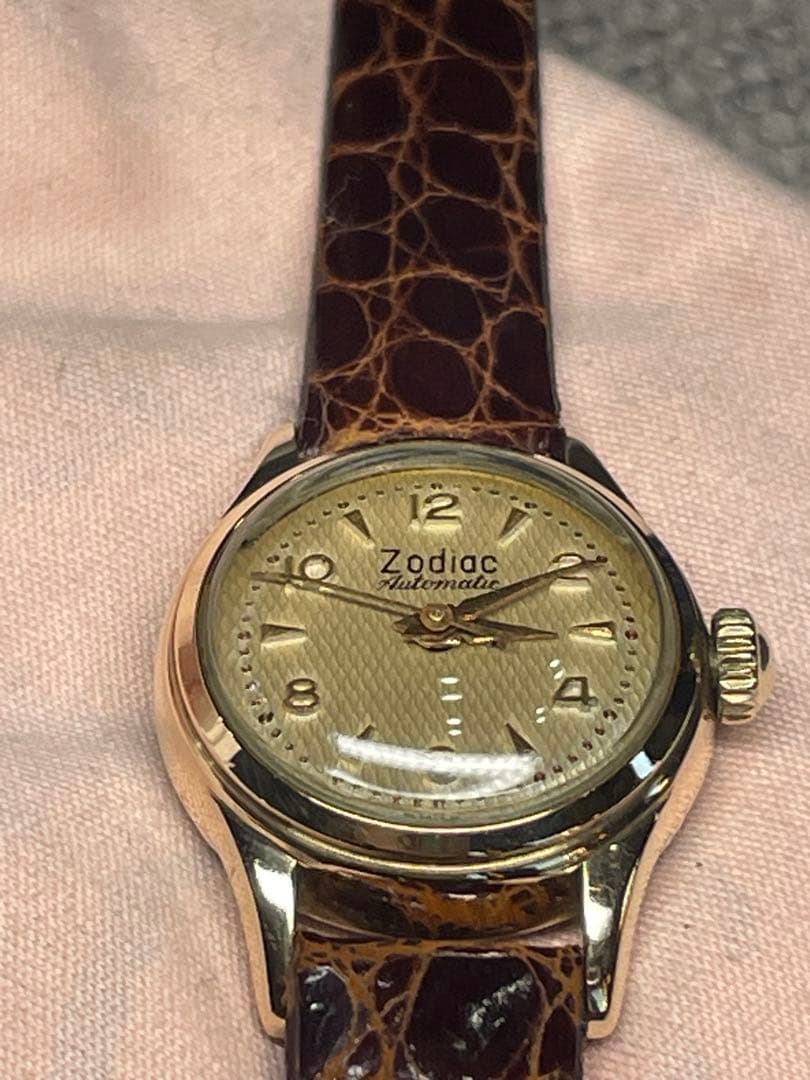 70's YellowGold 厚い金張 SWISS Zodiac 自動巻　稼働