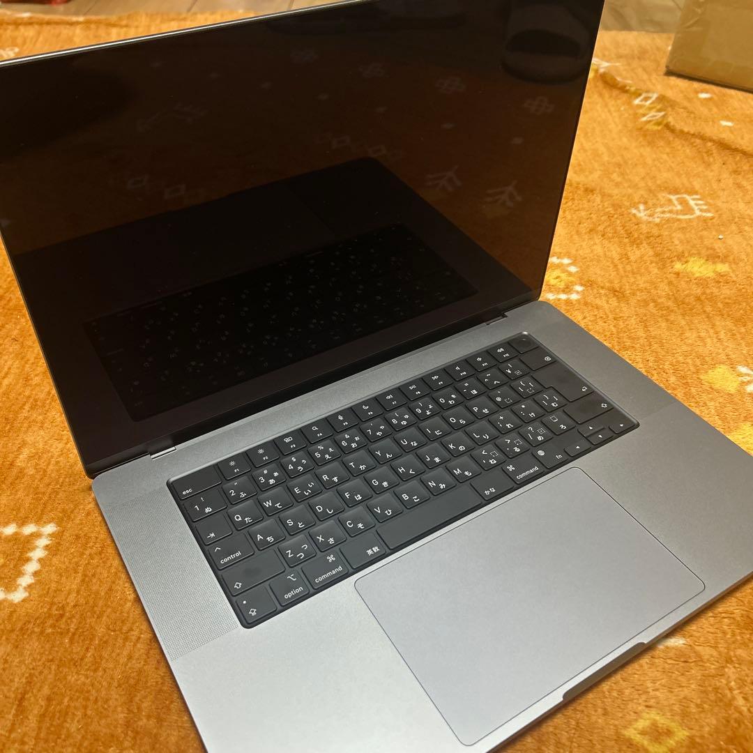 極美MacBookPro 16インチ M1 32/500GB 16コア充放電3回