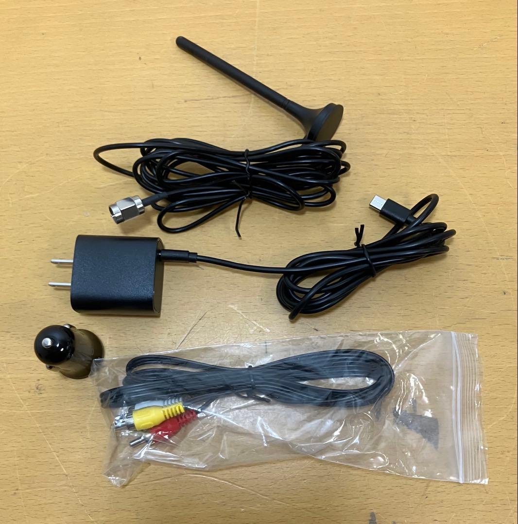 【山善】Qriom DVDプレーヤー内蔵ポータブルテレビ 17.3インチ