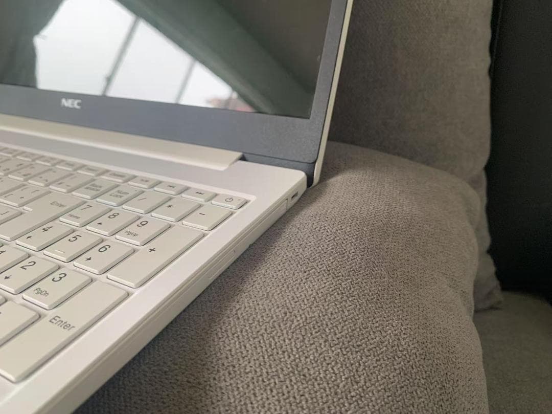 NEC LAVIE 8G/Win10/500GB HDD （充電器付き）