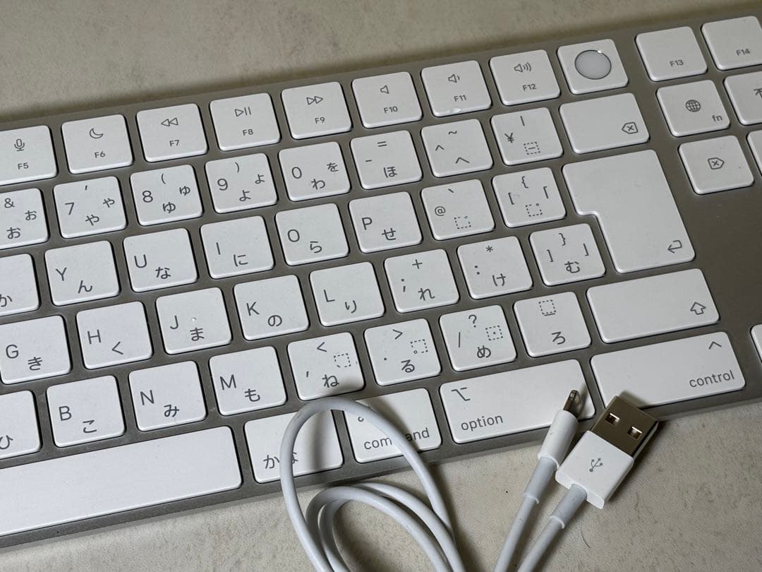 Apple Magic Keyboard A2520 ホワイト ライトニング端子