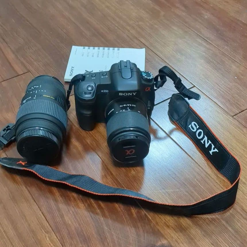 SONY α200 デジタル一眼レフカメラ sigma 70-300レンズ付属