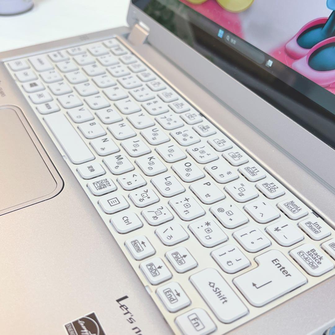 美品、タッチパネル、高速SSD、コアi5、8G、イラレ&オフィス2021が使える