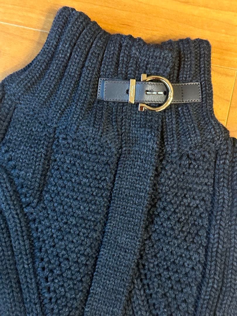 Salvatore Ferragamo ショートケープ ネイビー