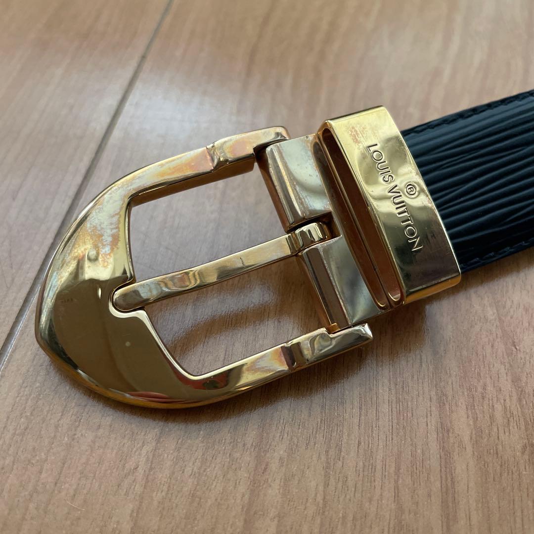LOUIS VUITTON ブラックレザー ベルト　エピ