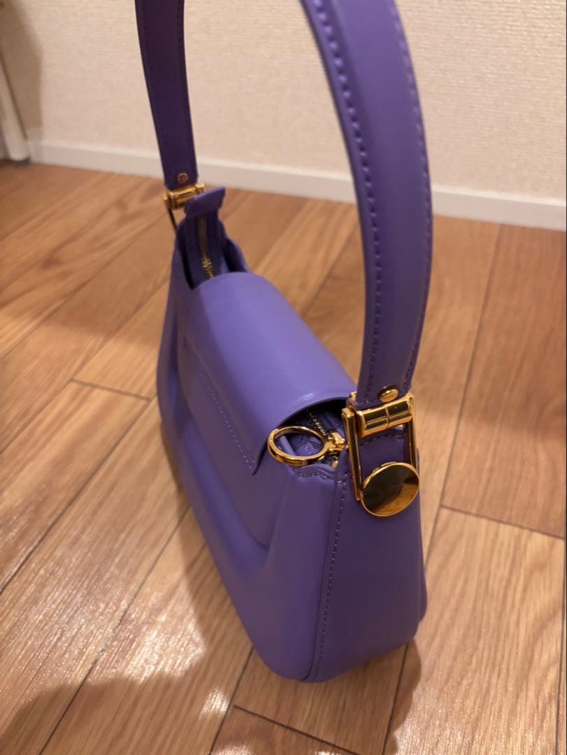 Charles & Keith チャールズ&キース　パープル ショルダーバッグ